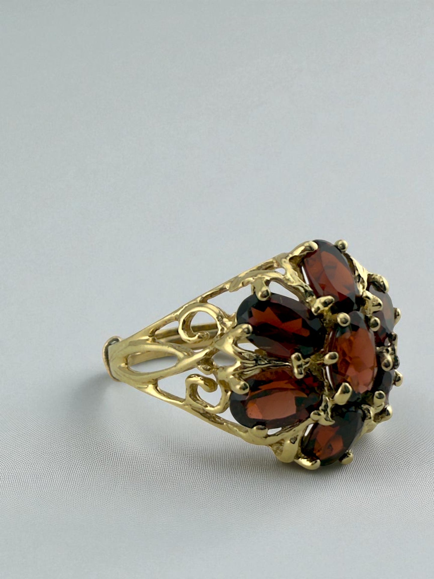Vintage Red Garnet Filigree Gold Ring