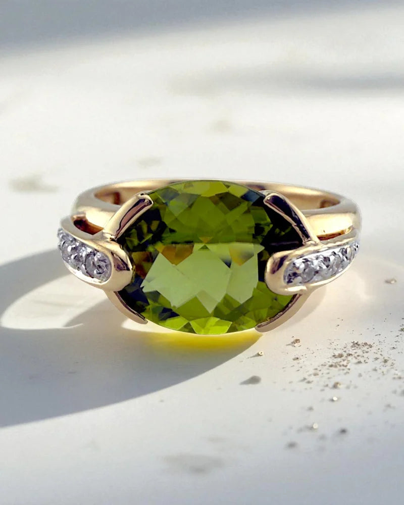 Mid-Century Vintage Peridot & Diamond Ring - 14K Solid Gold - Free shipping - 1