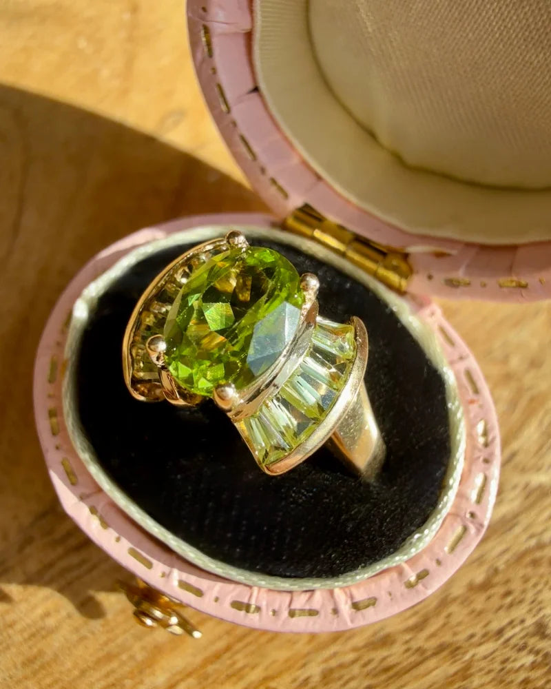 Vintage 10K Gold 1.40 Ct Peridot Ring - 10K Gold - Free shipping - 6