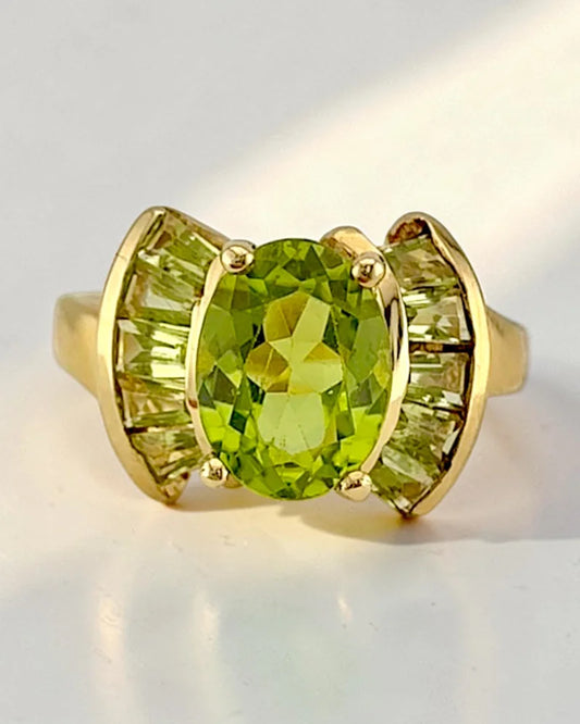 Vintage 10K Gold 1.40 Ct Peridot Ring - 10K Gold - Free shipping - 1