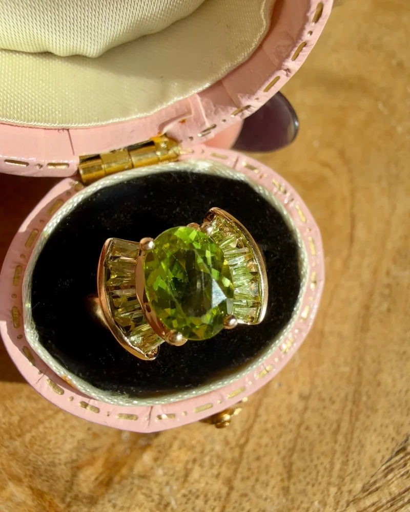 Vintage 10K Gold 1.40 Ct Peridot Ring - 10K Gold - Free shipping - 4