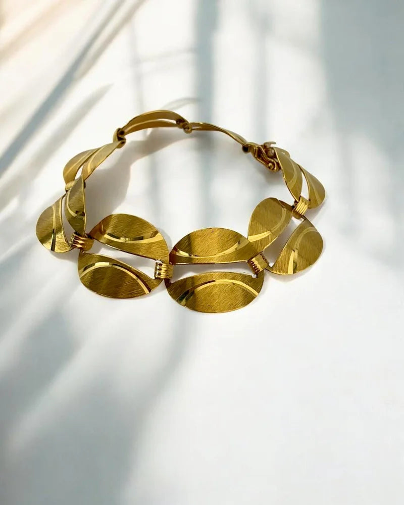 Vintage 10K Gold Fancy Link Bracelet with Oval Petal Cutout Links - 13.28 g - 10K Gold - Free shipping - 4