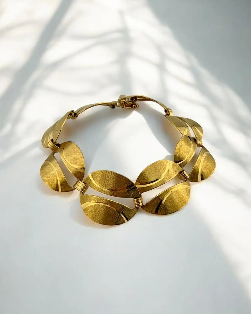 Vintage 10K Gold Fancy Link Bracelet with Oval Petal Cutout Links - 13.28 g - 10K Gold - Free shipping - 3