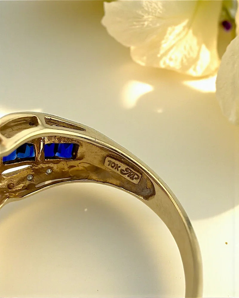 Vintage 10K Gold Opal & Sapphire Estate Ring - Gold - 10K Gold - Free shipping - 9