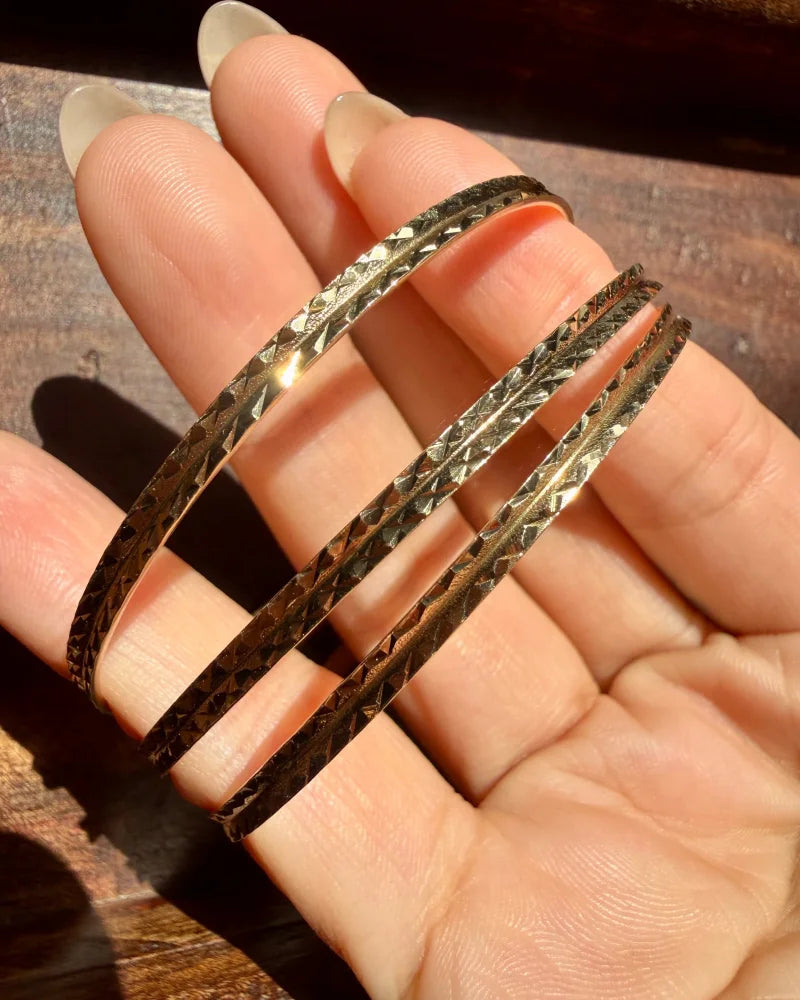 Vintage 10K Gold Stackable Bangles - Diamond Cut Motif - 10K Gold - Free shipping - 7