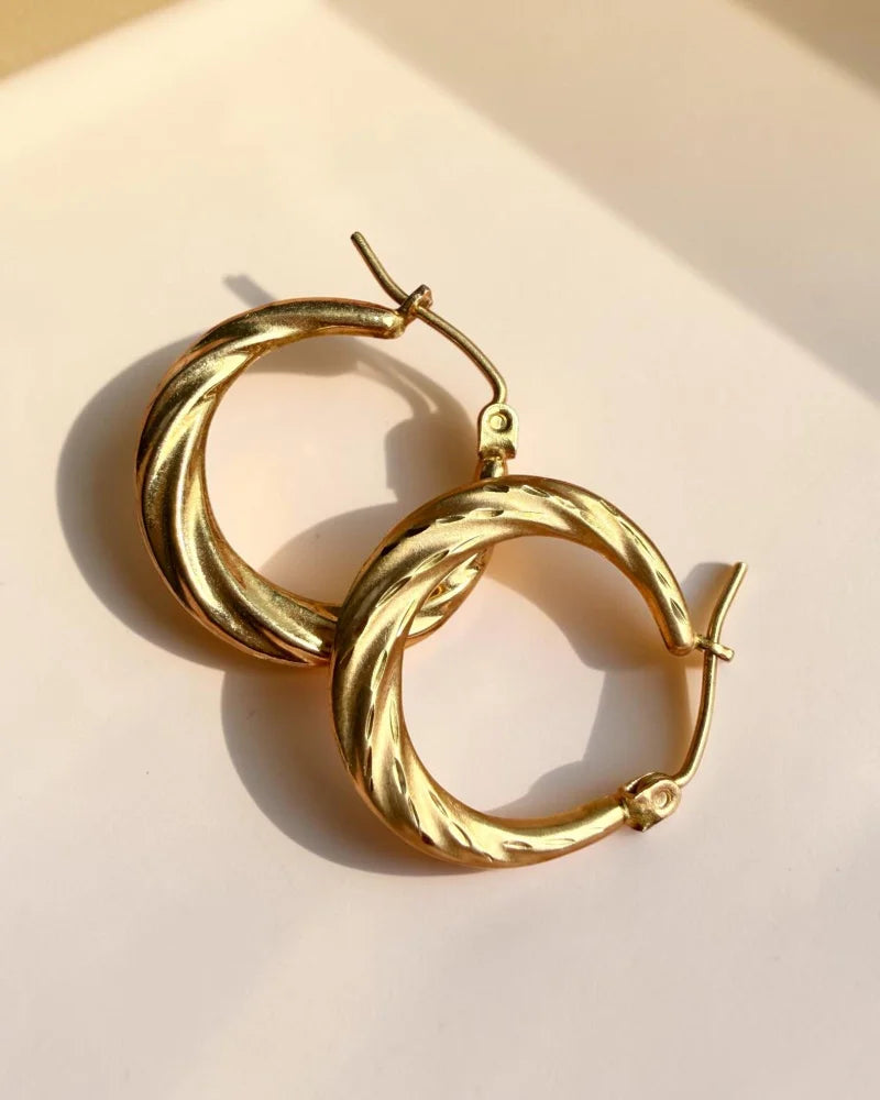 Vintage 10K Gold Twisted Hoop Earrings 20 mm - 10K Gold - Free shipping - 1