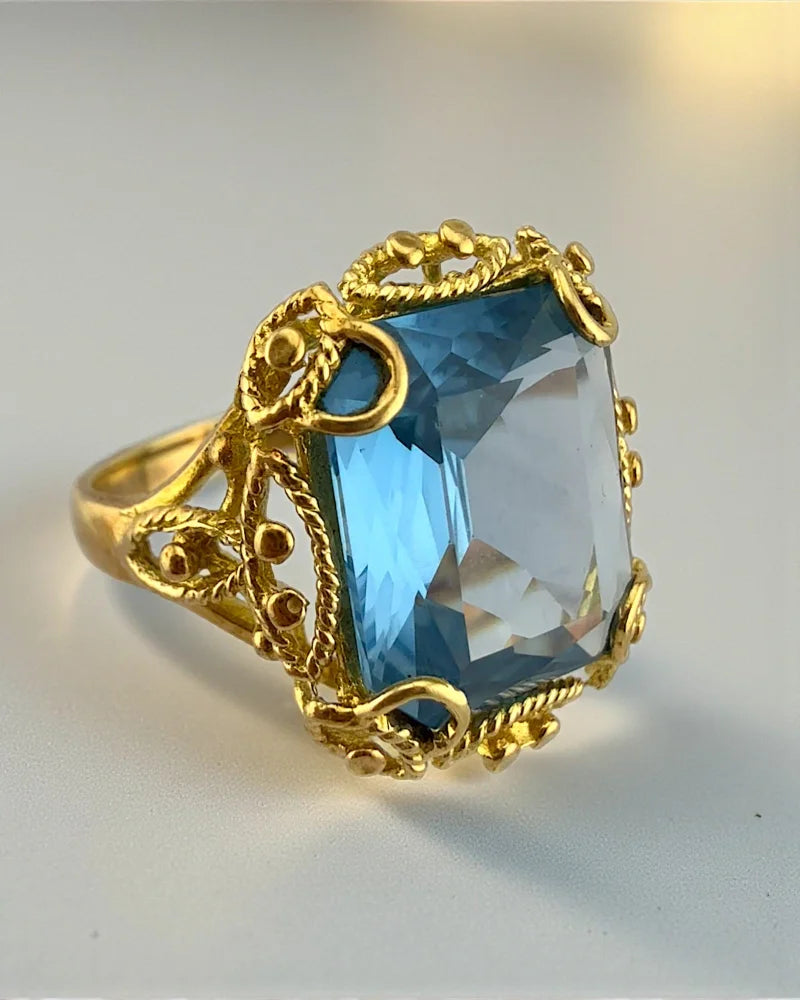 Vintage 14K Gold 6 ct Blue Topaz Filigree Ring - 14K Solid Gold - Free shipping - 8