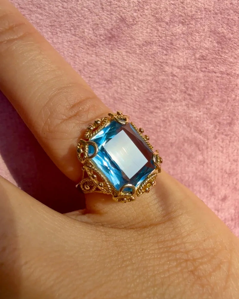 Vintage 14K Gold 6 ct Blue Topaz Filigree Ring - 14K Solid Gold - Free shipping - 6