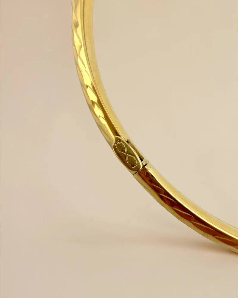 Vintage 14K Gold Bangle Bracelet with Diamond Cut Chevron - 4.6g - 14K Solid Gold - Free shipping - 4