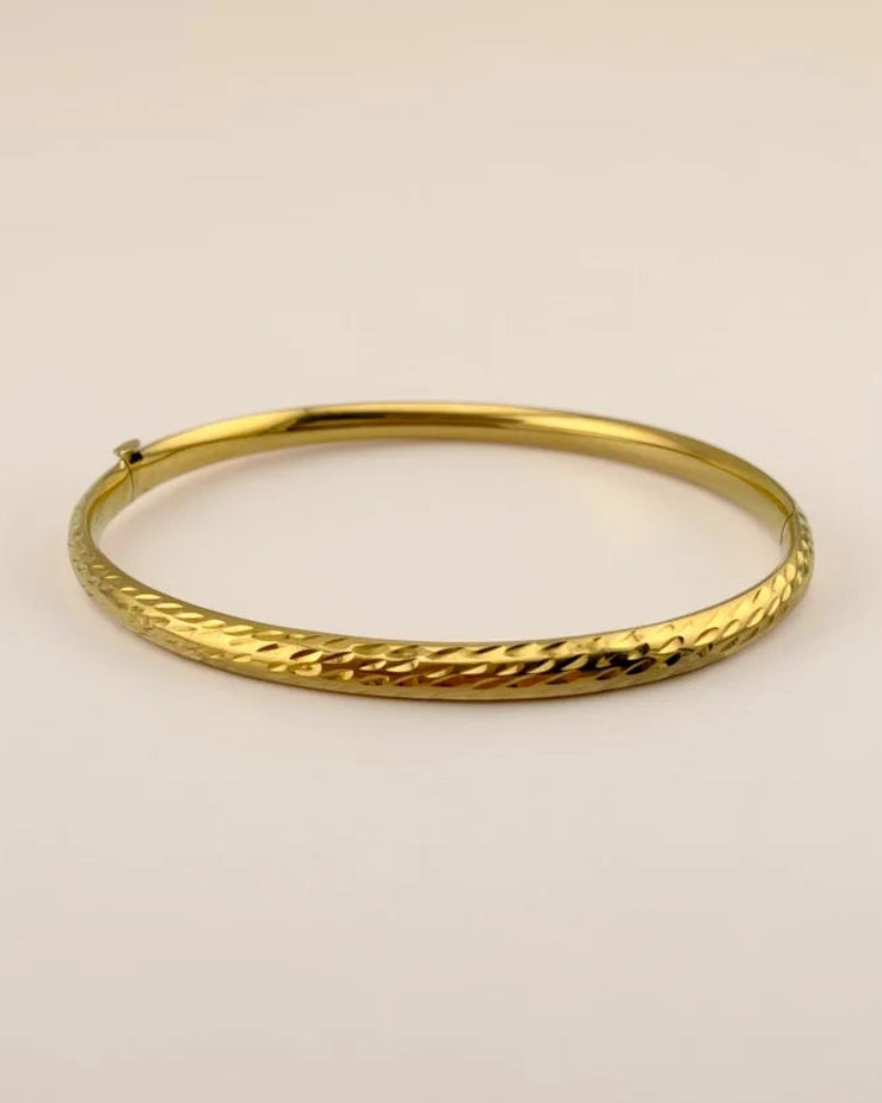 Vintage 14K Gold Bangle Bracelet with Diamond Cut Chevron - 4.6g - 14K Solid Gold - Free shipping - 1