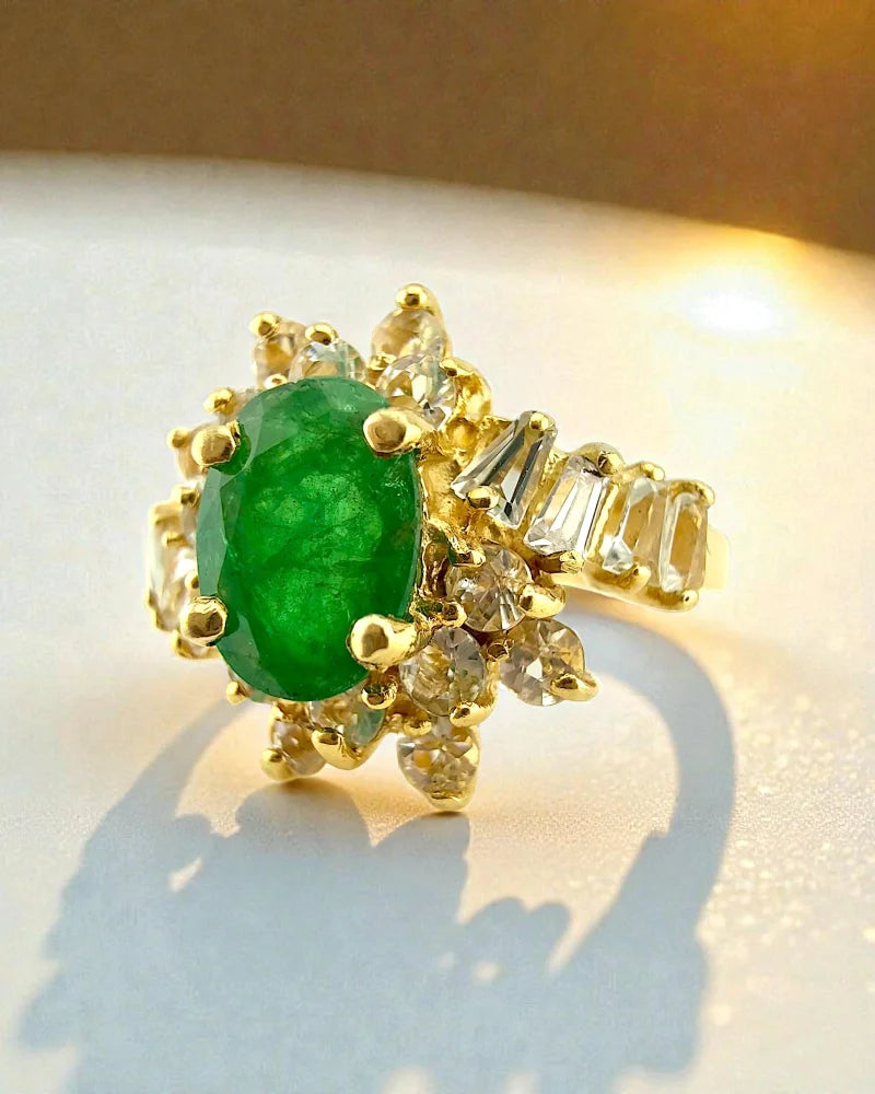 Vintage 14K Yellow Gold Emerald Ring with Colourless Sapphire Halo - 14K Solid Gold - Free shipping - 2