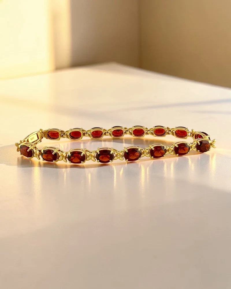 Vintage 14K Gold Ladies Garnet Bracelet 14 Ct - 14K Solid Gold - Free shipping - 7