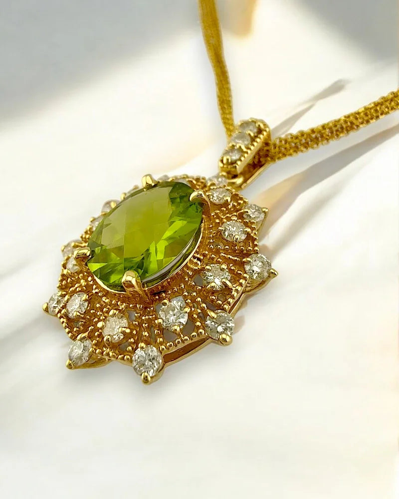 Vintage 1970s 4 ct Peridot & Diamond Sunburst Pendant in 14K Gold - 14K Solid Gold - Free shipping - 7
