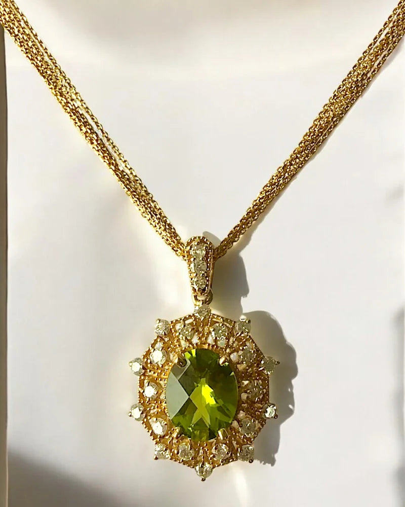 Vintage 1970s 4 ct Peridot & Diamond Sunburst Pendant in 14K Gold - 14K Solid Gold - Free shipping - 3