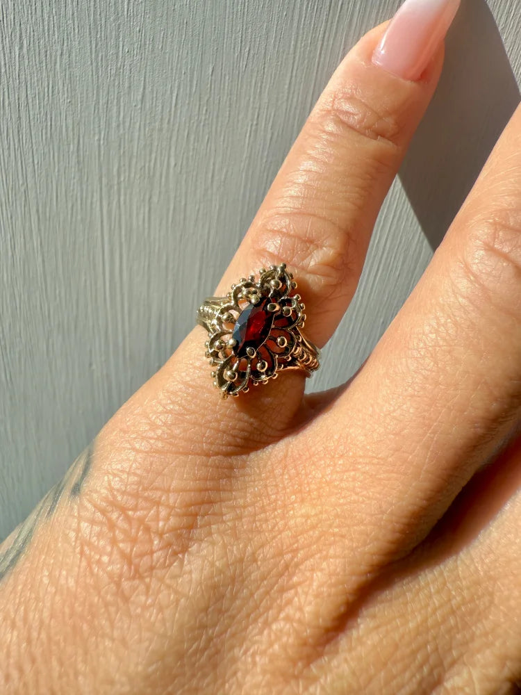 Vintage Marquise Pyrope Garnet Filigree 10K Gold Ring - 10K Gold - Free shipping - 2