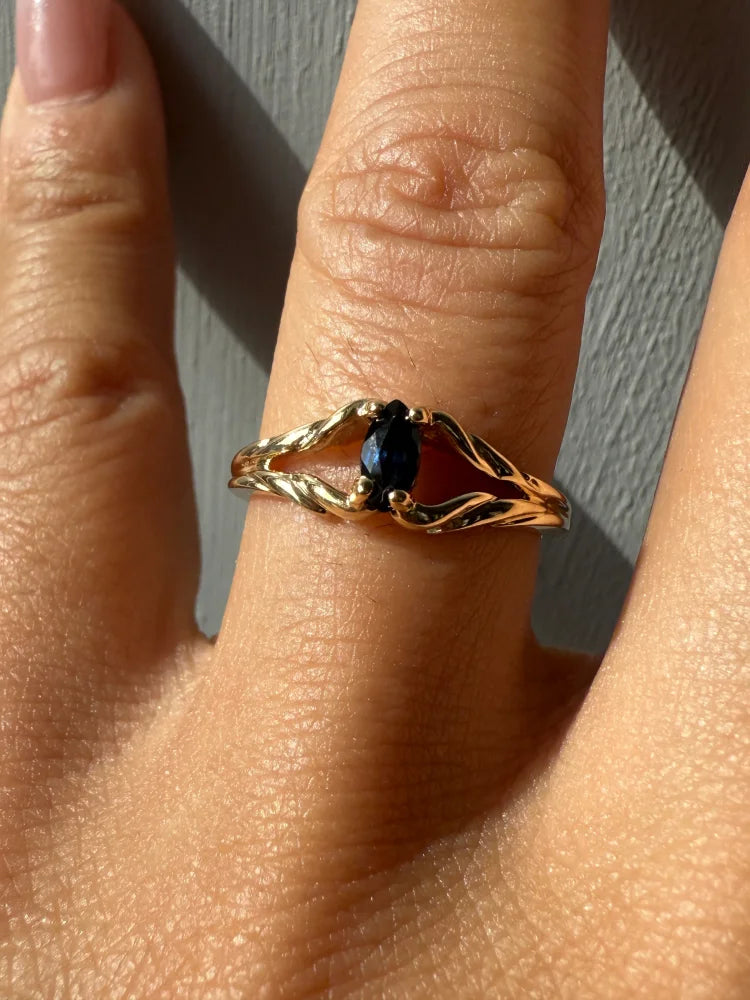 Vintage Marquise Sapphire 1980s Ring - 14K Solid Gold - Free shipping - 3