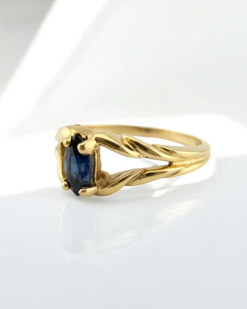 Vintage Marquise Sapphire 1980s Ring - 14K Solid Gold - Free shipping - 5