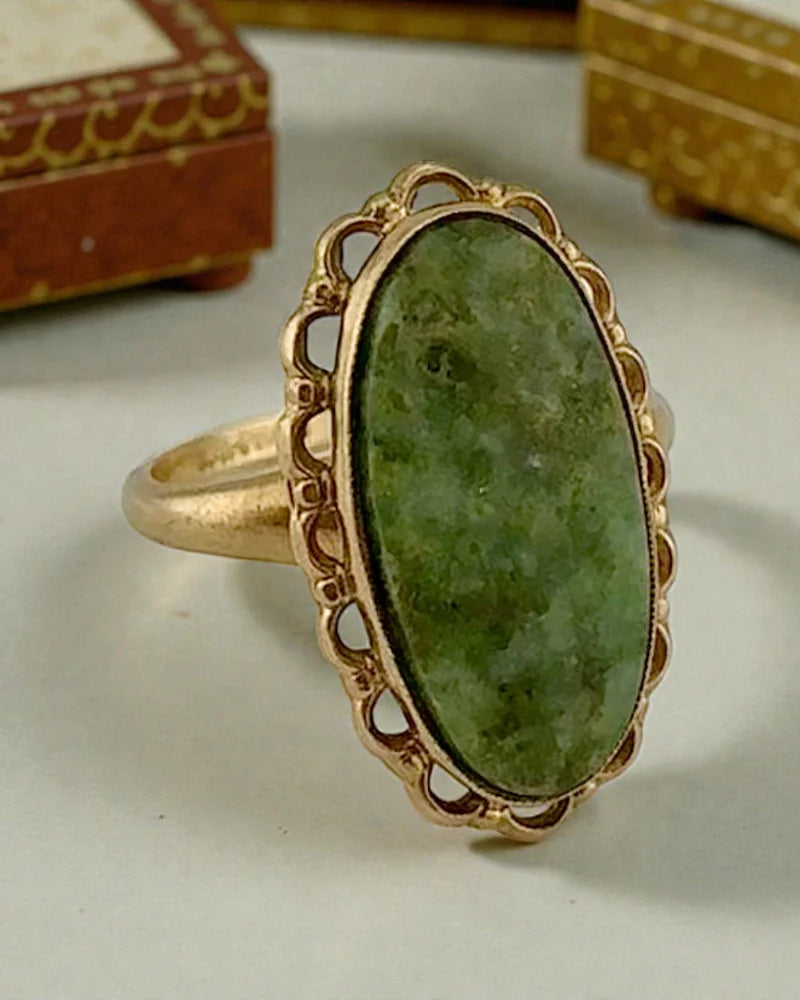 Vintage Natural Jade Ring in 10K Gold Scalloped Halo - Gold - 10K Gold - Free shipping - 5