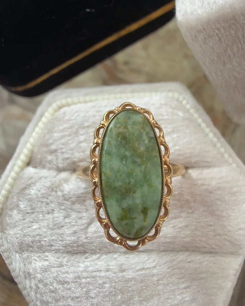 Vintage Natural Jade Ring in 10K Gold Scalloped Halo - Gold - 10K Gold - Free shipping - 4