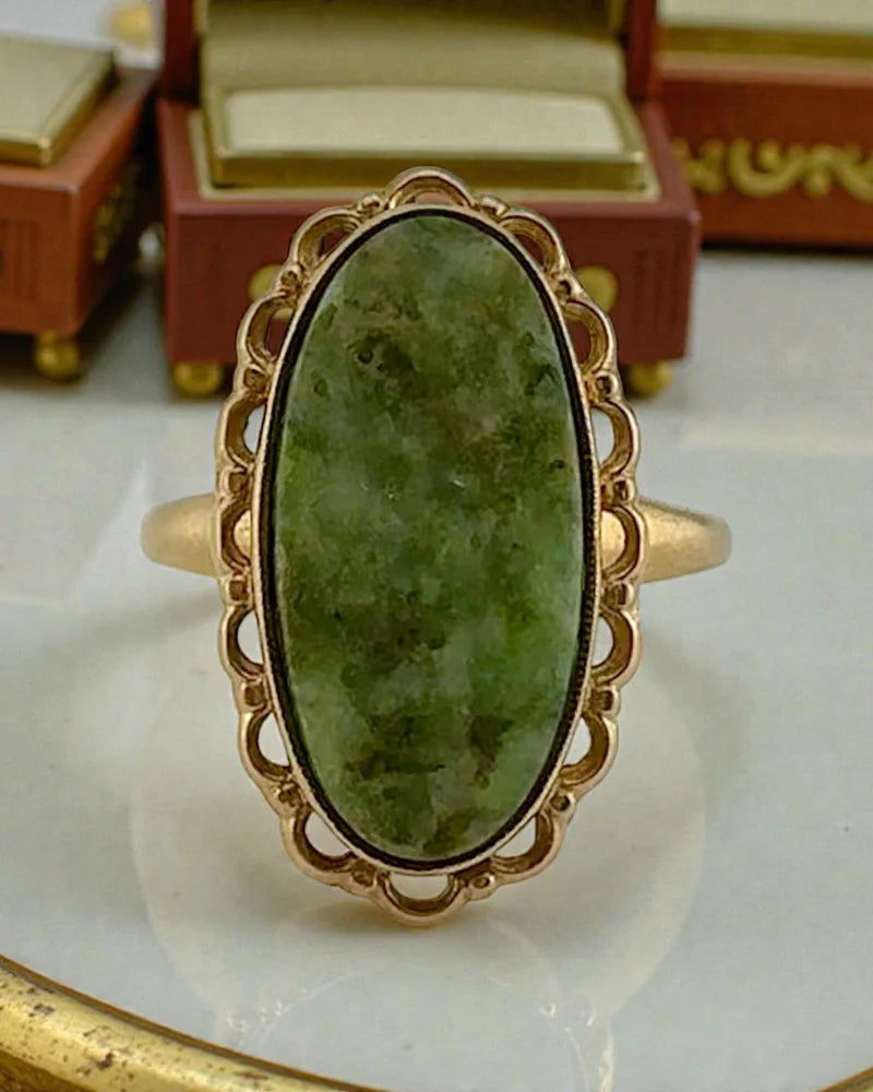 Vintage Natural Jade Ring in 10K Gold Scalloped Halo - Gold - 10K Gold - Free shipping - 2